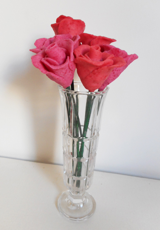 Rosa de biscuit de sabonete - ideia de lembrancinha para o Dia da Mulher
