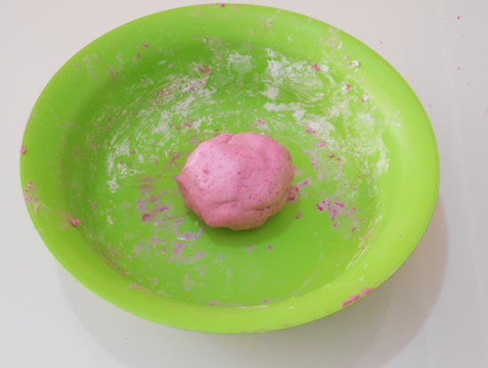 Rosa de biscuit de sabonete - ideia de lembrancinha para o Dia da Mulher