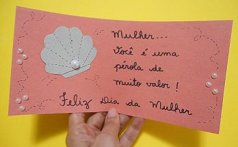 Cartão Dia da Mulher com concha e pérola