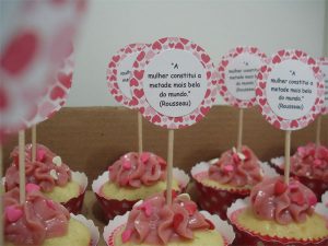 Ideias de cupcakes decorados para o Dia da Mulher