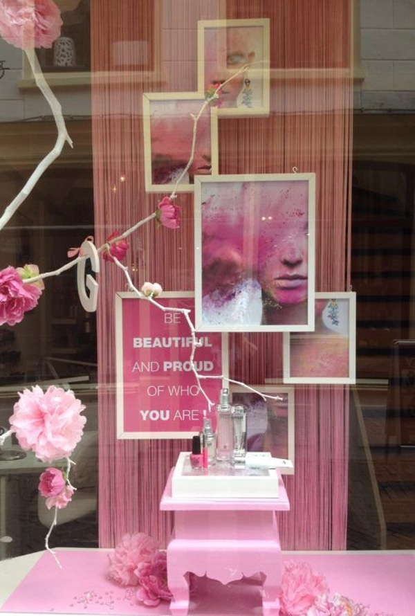 Ideias de vitrine de loja para o Dia da Mulher | Dia da Mulher -  Lembrancinhas, cartões, mensagens e muito mais do Dia Internacional da  Mulher